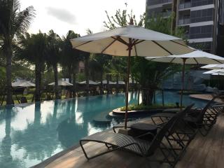 Sea View High Floor 2 BR Near Walking Street - 2