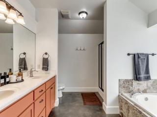 Homey Retreat near Thunder Alley - 6