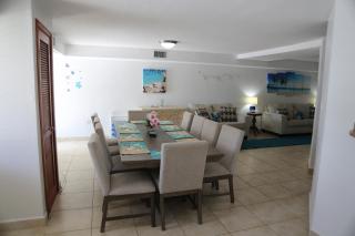 Oceanfront Bliss: 3-Bedroom, Pools & Peloton bike! - Cupecoy - 7