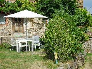Holiday home with terrace - Villeneuve-dʼAllier - 0