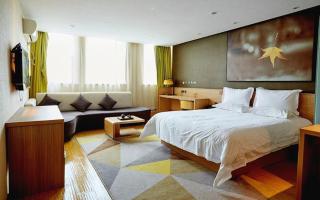 IU Hotel Zhengzhou Erqi Wanda Plaza Daxue Road Branch - 2