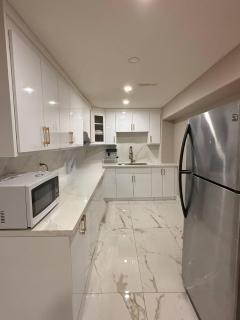 Guest Suite in the Heart of Mississauga - 7