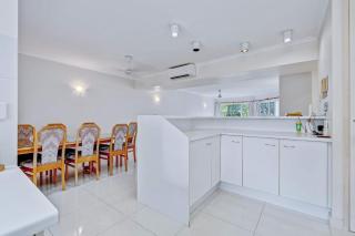 Ulysses 2 Beach front Apartment - Mission Beach - 1