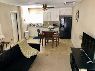 Wildflower Inn | Cozy Adventure Awaits! - 6