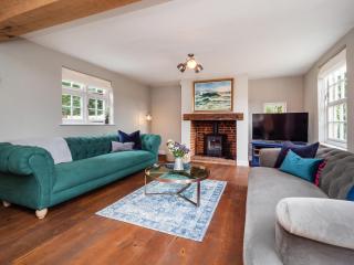 Broad House - 9