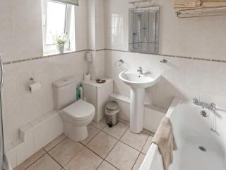 Greyfield Farm - Valley View -Ukc4670 - 1