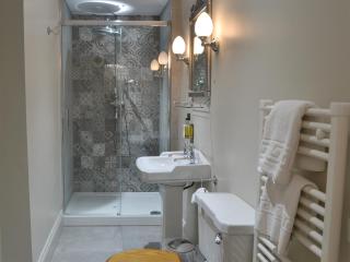 Mayflower Apartment-Ukc93 - 1