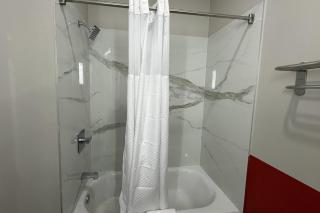 Super 8 by Wyndham Baytown - 2