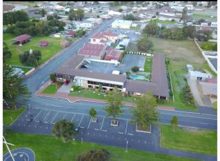 Kingston Ocean View Motel - 3