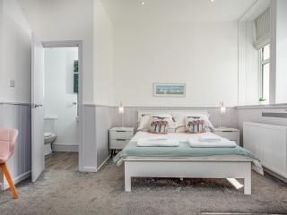 Seahorse Shore - Ukc6176 - 2