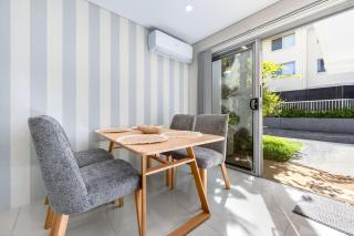 The Wharfside Oasis by the Waves - 3