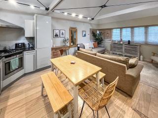 Bellaire Towers Way - 8