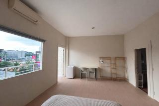 Budget Beach Apartments | 5 Min Walk, Simple Neat - 0