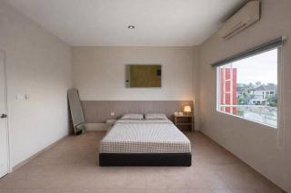 Budget Beach Apartments | 5 Min Walk, Simple Neat - 7