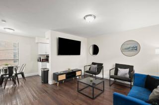 Modern 1BR Apartment | Fast Wi-Fi | Great Location - 9