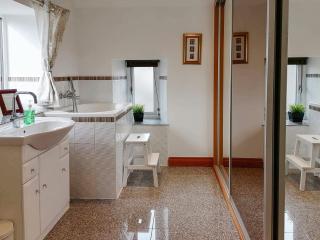 The Farmhouse - Uk4019 - 4