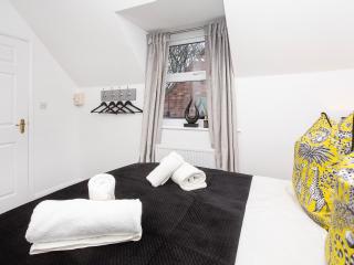 Minsters Reach Apartment Four - Uk2749 - 1