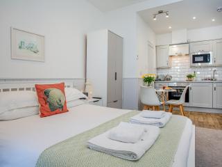 The Lighthouse -Ukc6168 - 5