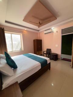 Maheshwari Home Stay - 9