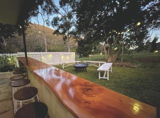 Somerset Dam Retreat - Relax and Unwind Sleeps 10 - 1