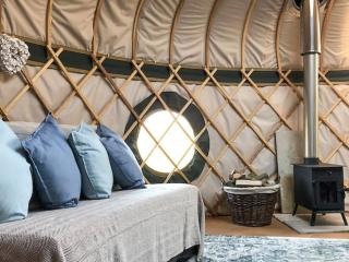 Lake View Yurts - 8