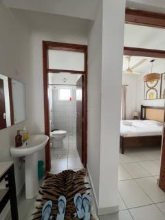 Nyota 2BR Penthouse in Mombasa with a pool & gym - 9