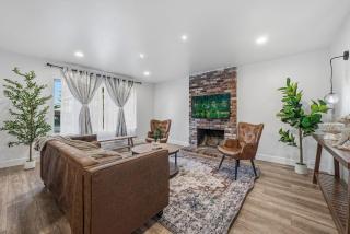 4756 - Spacious 4BR Home in South SJ Family-Friendly - 0