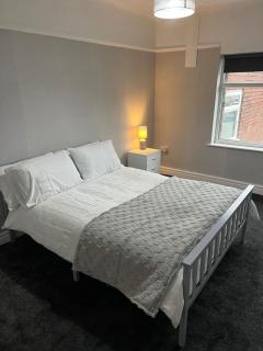 Lovely 2-bed flat, ideal for races, football, city - 3