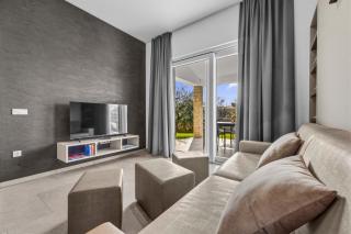 Oliva Serenity Pool Apartment - 5