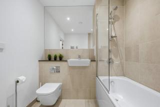 Deluxe 3Bed Apt 3min Olympic Park Stratford City OPA-21-Fred - 6
