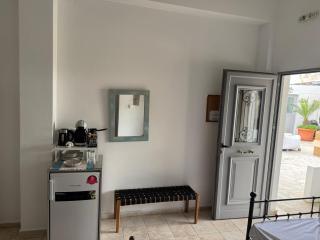 Akti Rooms And Studios - 8