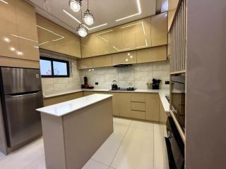 Luxury 3BR steady POWER near cent Bus D fast WI-FI - 1