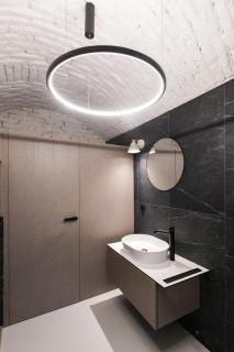 Vaulted Luxury Retreat - 9