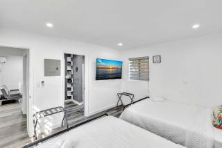 2 Queen Beds Hollywood Beach Vacation Hard Rock - 9