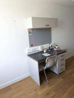 Modern Central Newcastle Studio w Kitchen & WiFi - 7