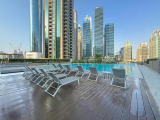 Designer Apt with Marina Views - 7