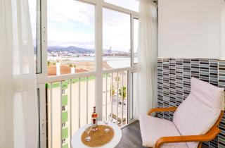 Cubo's Mendoza Seaview Malaga Apartment - 4