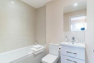 Fantastic 1 Bed Flat Manchester - Sleeps 3 - 7