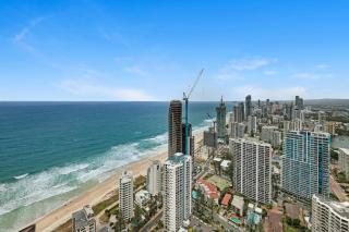 Luxury Q1 Surfers 2BR Ocean View - Level 45, 160m2 - 9