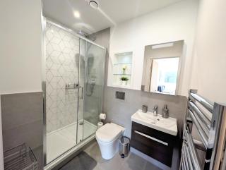 Luxury Wimbledon 2B2B - Cinema, Gym, Games Room - 7