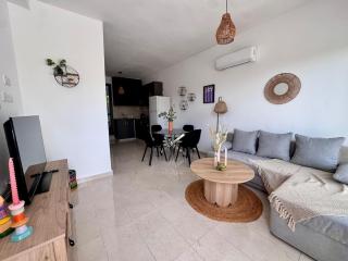 King's Beach Park - Unit 1 Stylish 1BR near Beach - 0
