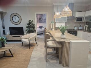 Cousins Cove Strand - 0