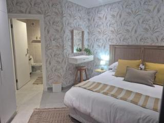 Cousins Cove Strand - 2