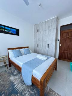 NYALI 1BR GEM, with Pool, ACs, FANs, Balcony, 3-min Beach Walk - 2
