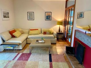 Stylish 3BD Retreat for up to 4 adults and 1 child - 2