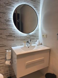 Beautiful Modern 2 bedroom apartment 4 guests All Comfort - 2