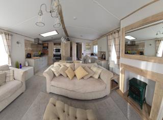 Thurston Manor Holiday Park - Woodlands 1 - 5