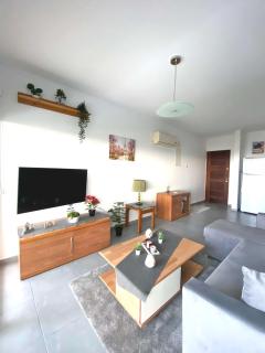 Infinite Blue- 2BDR Panoramic Sea View & Pool - 6