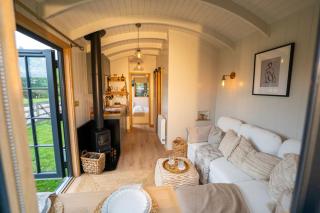 The Oak at Nest and Loaf - 7