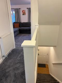 Cosy Flat Near Gatwick Free Parking - 9
